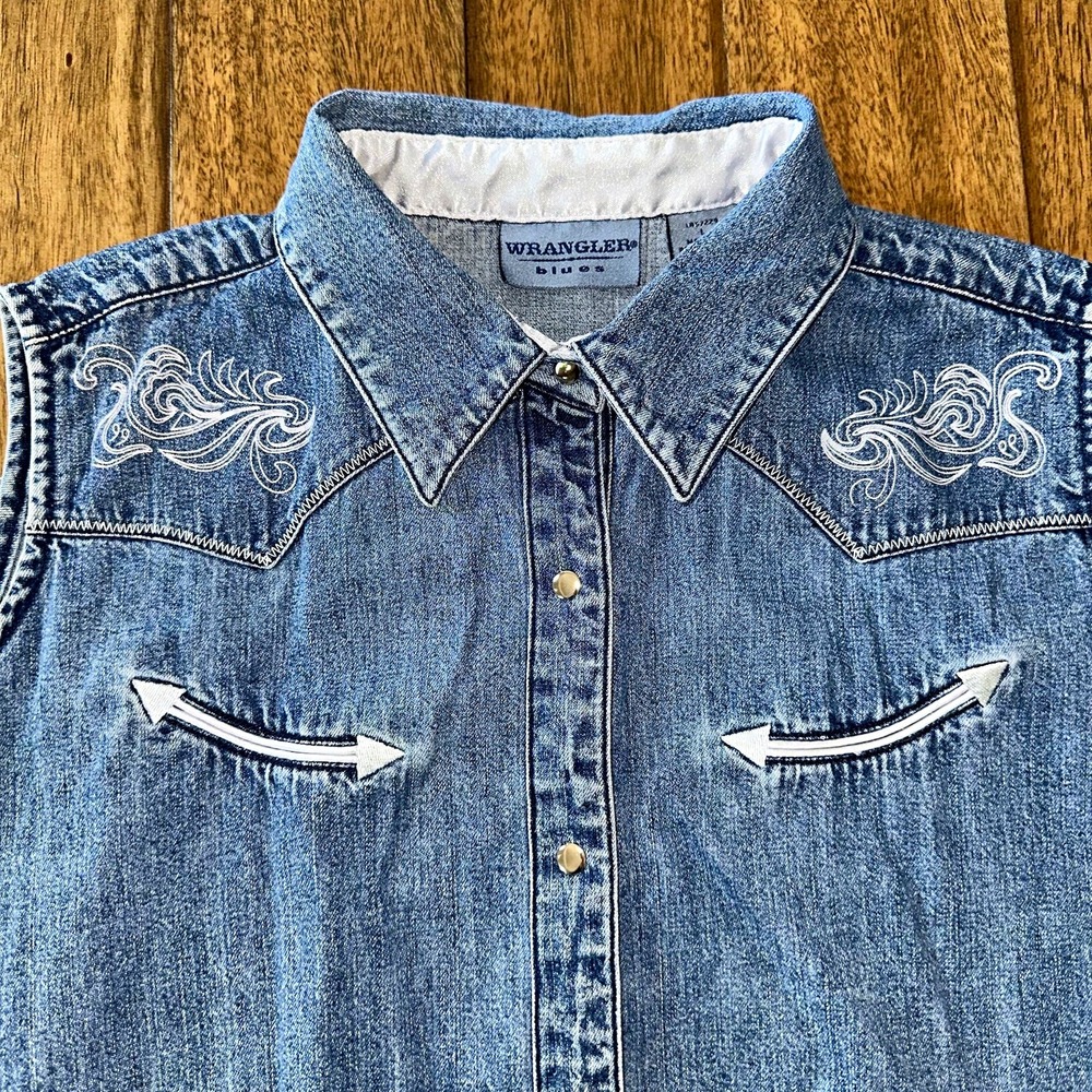 Vtg Wrangler Blues Sleeveless Denim Western Shirt L Embroidered Cowgirl Pearl